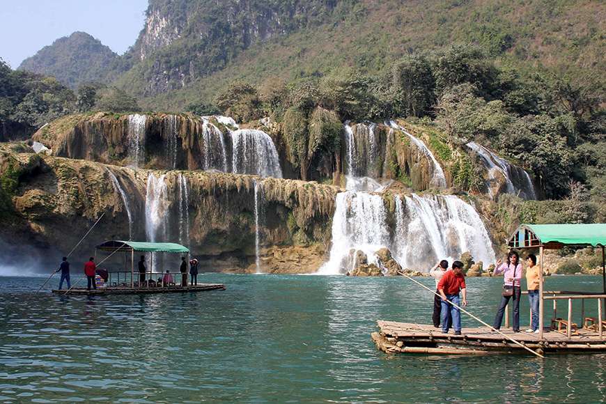 Largest waterfall in Asia: Ban Gioc–Detian Falls