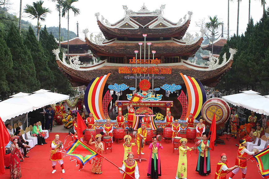 The opening ceremony of the Perfume Pagoda Festiva