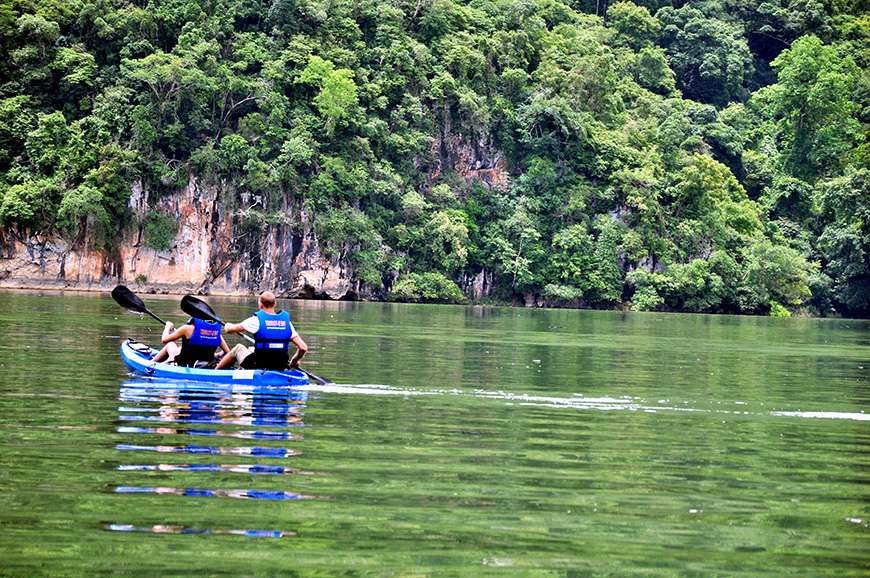 kayaking in Ba Be National Park