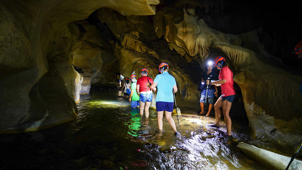 Tham Phay cave expedition - Ba Be National Park 3 days 2 nights