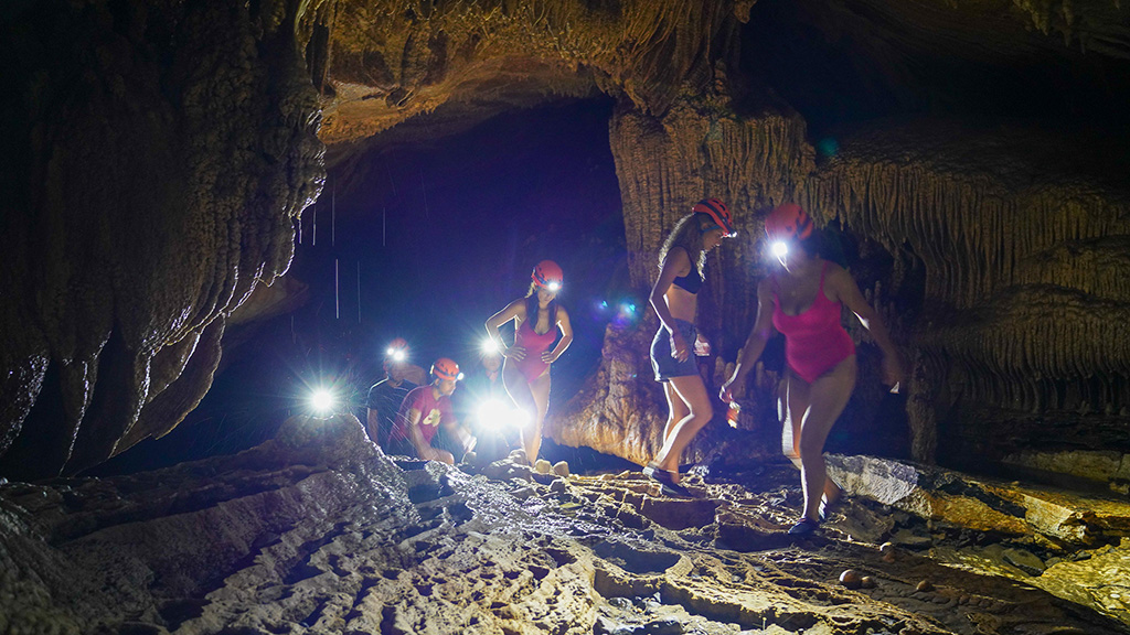 Tham Phay cave expedition - Ba Be National Park 3 days 2 nights