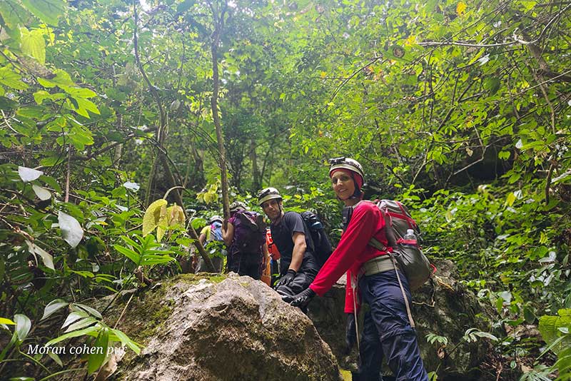 1 Week trekking central Vietnam