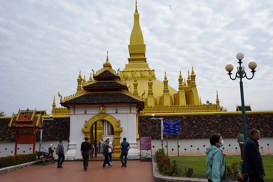 that-luang-stupa