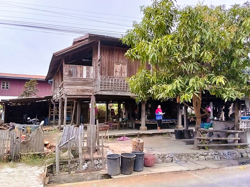 village-laos