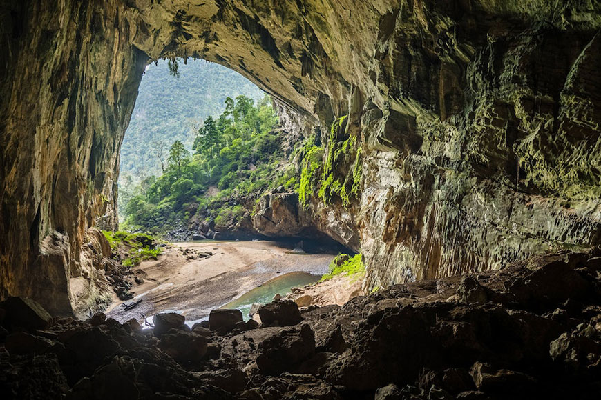 How to explore the world's largest cave, Hang Son Doong, in Vietnam